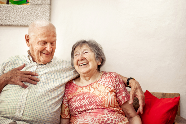 OlderPeople-868046042-600×400 (1)